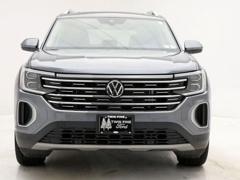 Used 2025 Volkswagen Atlas SEL image 4