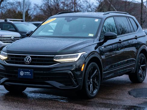 Certified 2023 Volkswagen Tiguan SE R-Line image 2