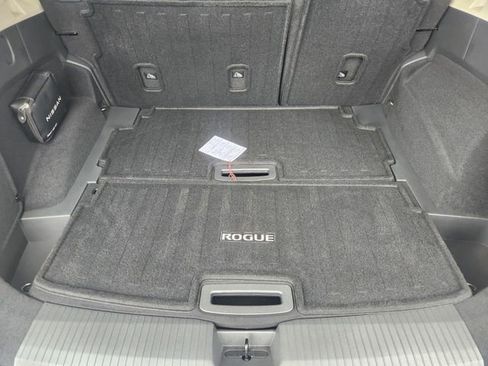 Used 2024 Nissan Rogue Platinum w/ Platinum Premium Package FWD image 27