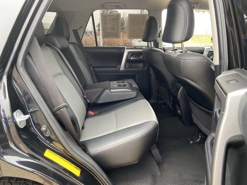 Used 2022 Toyota 4Runner SR5 Premium image 13