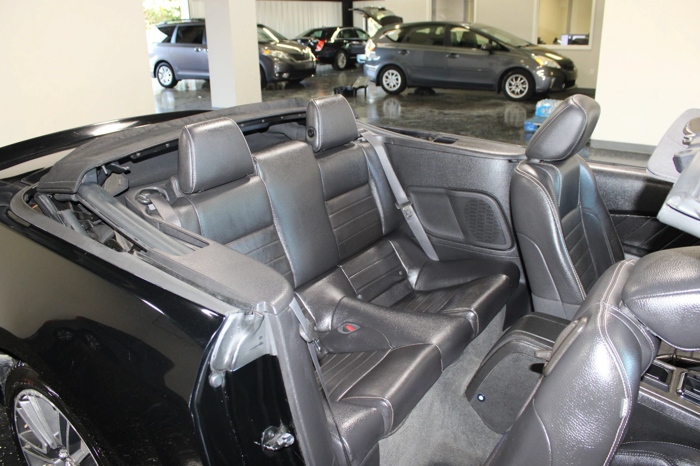 Used 2011 Ford Mustang GT Premium w/ Comfort Pkg RWD image 48
