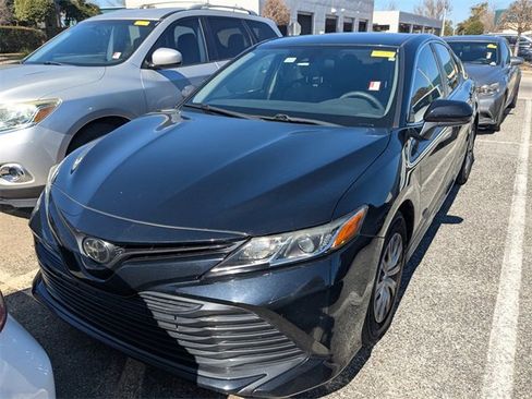 Used 2020 Toyota Camry L image 2