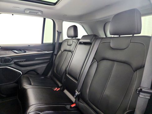 Used 2022 Jeep Grand Cherokee Limited 4xe w/ Luxury Tech Group II image 13