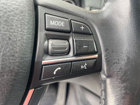 Used 2011 BMW 550i xDrive Sedan AWD/4WD image 23