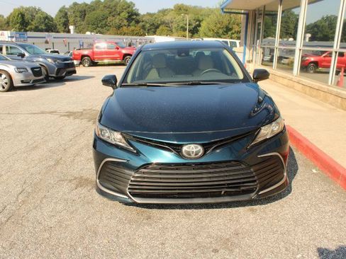 Used 2021 Toyota Camry LE FWD image 2