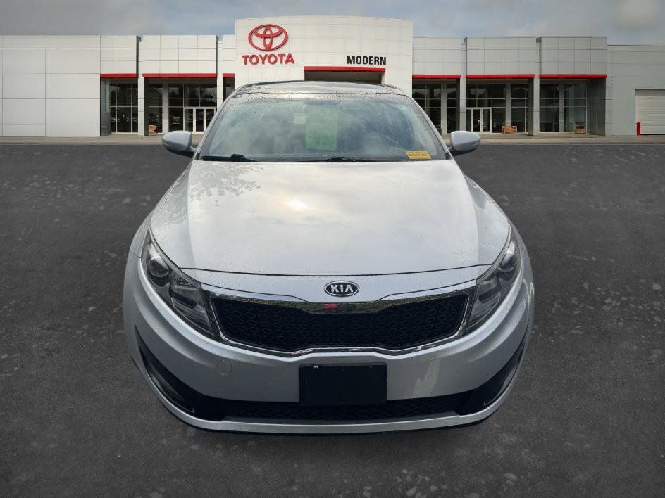 Used 2011 Kia Optima EX w/ Premium Pkg FWD image 8