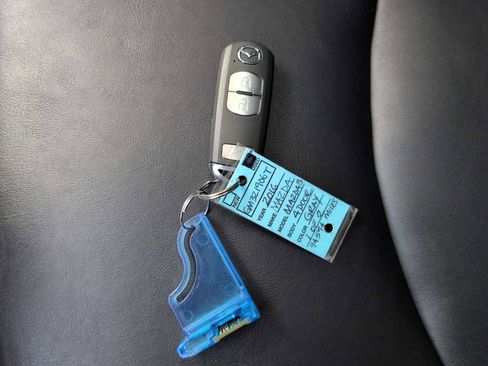 Used 2016 MAZDA MAZDA3 i Grand Touring image 35