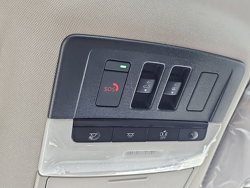 New 2025 Nissan Pathfinder SV w/ SV Premium Package image 18