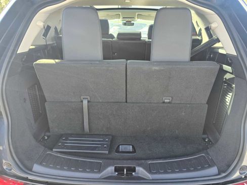 Used 2025 Land Rover Discovery Sport S image 17