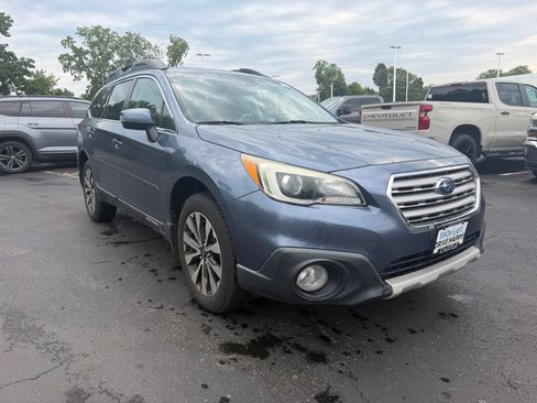 Used 2015 Subaru Outback 3.6R Limited AWD/4WD image 4