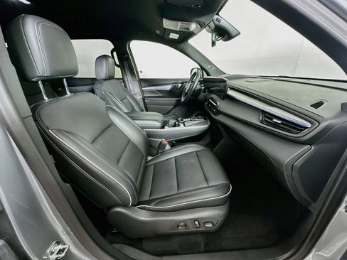 Used 2025 Buick Enclave Preferred AWD/4WD image 33