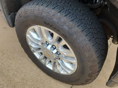 Used 2023 Chevrolet Silverado 2500 High Country AWD/4WD image 8