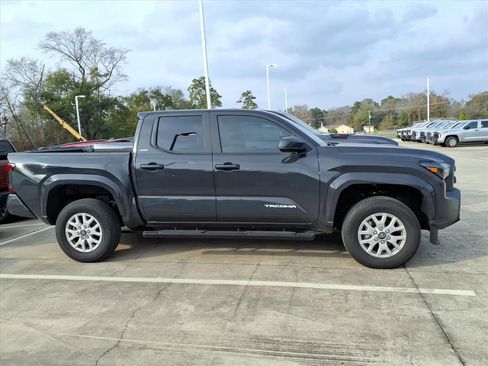 Used 2025 Toyota Tacoma SR5 image 10