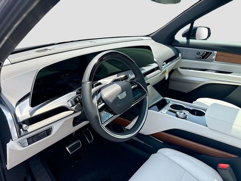 New 2026 Cadillac Vistiq Luxury image 9