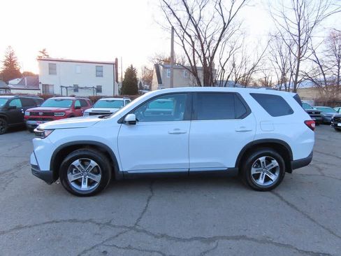 Certified 2024 Honda Pilot EX-L image 3