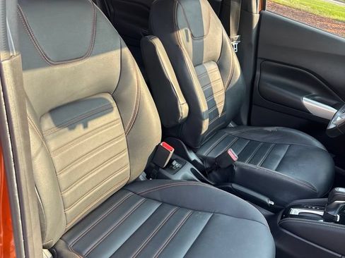 Used 2019 Nissan Kicks SR w/ SR Premium Package FWD image 26