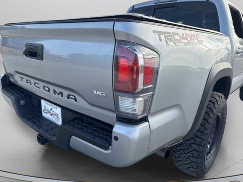 Used 2023 Toyota Tacoma TRD Off-Road w/ TRD Premium Off Road Package image 10
