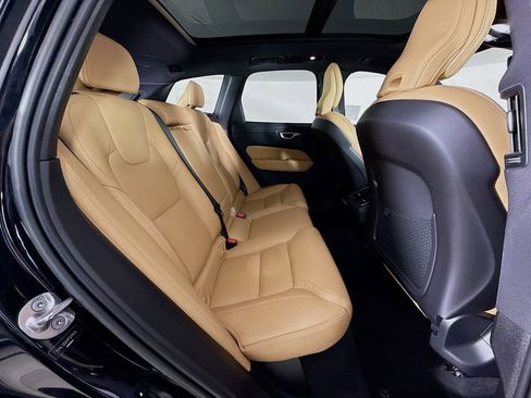 Certified 2023 Volvo XC60 B5 Ultimate w/ Climate Package image 29