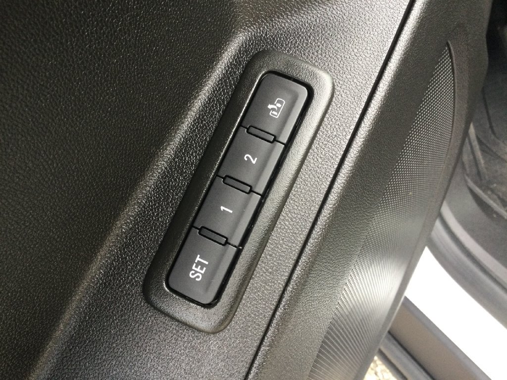Used 2024 Chevrolet Equinox Premier FWD image 14