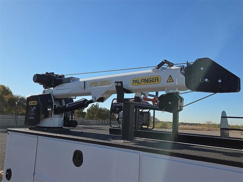 New 2025 Ford F350 XL w/ XL Chrome Package image 9