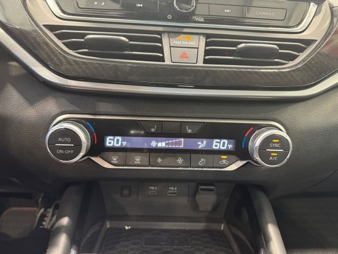 Used 2025 Nissan Altima 2.5 SR w/ SR Premium Package AWD/4WD image 18