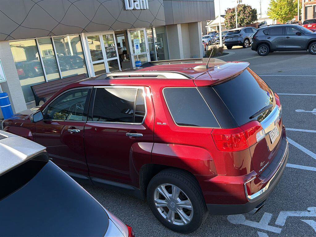 Used 2017 GMC Terrain SLE w/ Technology Package FWD image 6