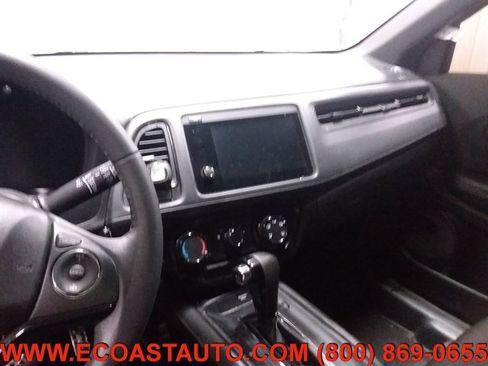 Used 2021 Honda HR-V Sport image 11