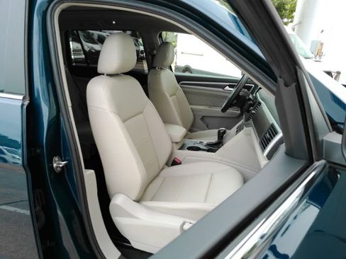 Used 2021 Volkswagen Atlas SE w/ Panoramic Sunroof Package FWD image 21