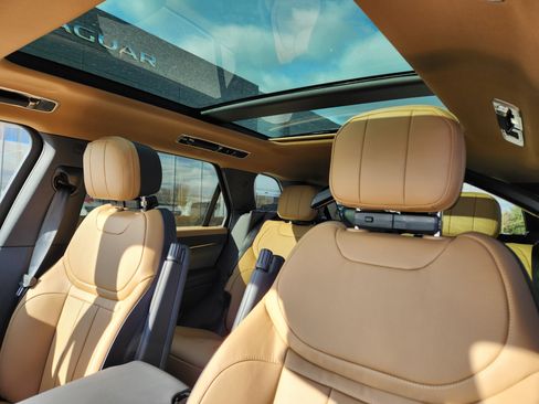 New 2026 Land Rover Range Rover Sport Dynamic SE image 10