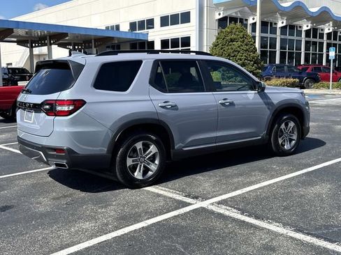 Certified 2026 Honda Pilot EX-L image 4