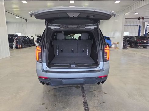 Used 2025 Chevrolet Suburban Z71 AWD/4WD image 29