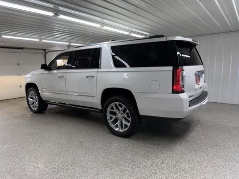 Used 2020 GMC Yukon XL Denali w/ Denali Ultimate Package AWD/4WD image 4