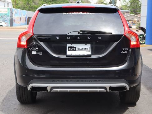 Used 2018 Volvo V60 T5 Cross Country w/ Convenience Package AWD/4WD image 4