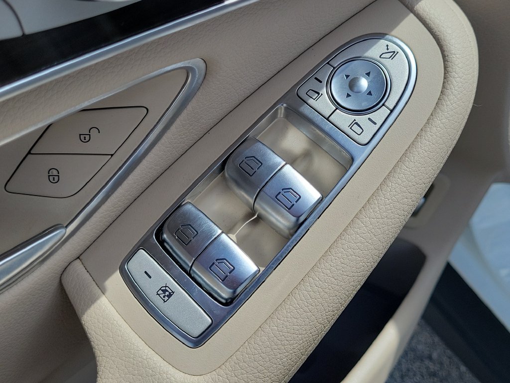 Used 2020 Mercedes-Benz GLC 300 4MATIC image 12