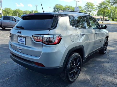 Used 2023 Jeep Compass Latitude w/ Sun and Sound Group AWD/4WD image 7
