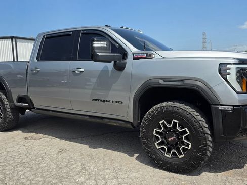 Used 2025 GMC Sierra 2500 AT4X AWD/4WD image 3