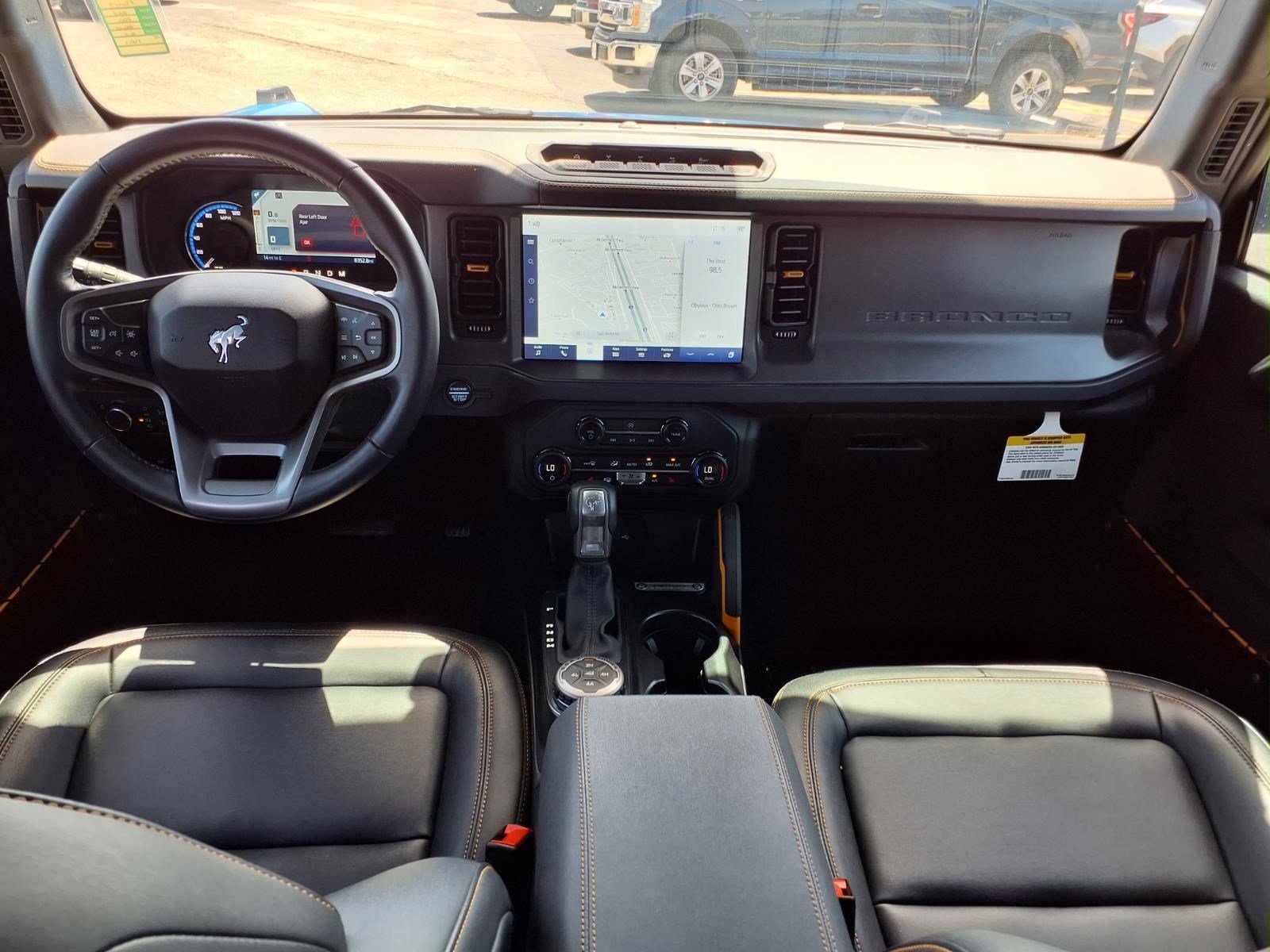Used 2024 Ford Bronco Badlands w/ Sasquatch Package AWD/4WD image 12