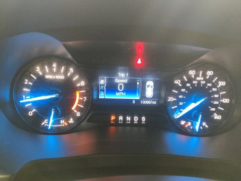Used 2017 Ford Explorer XLT FWD image 23