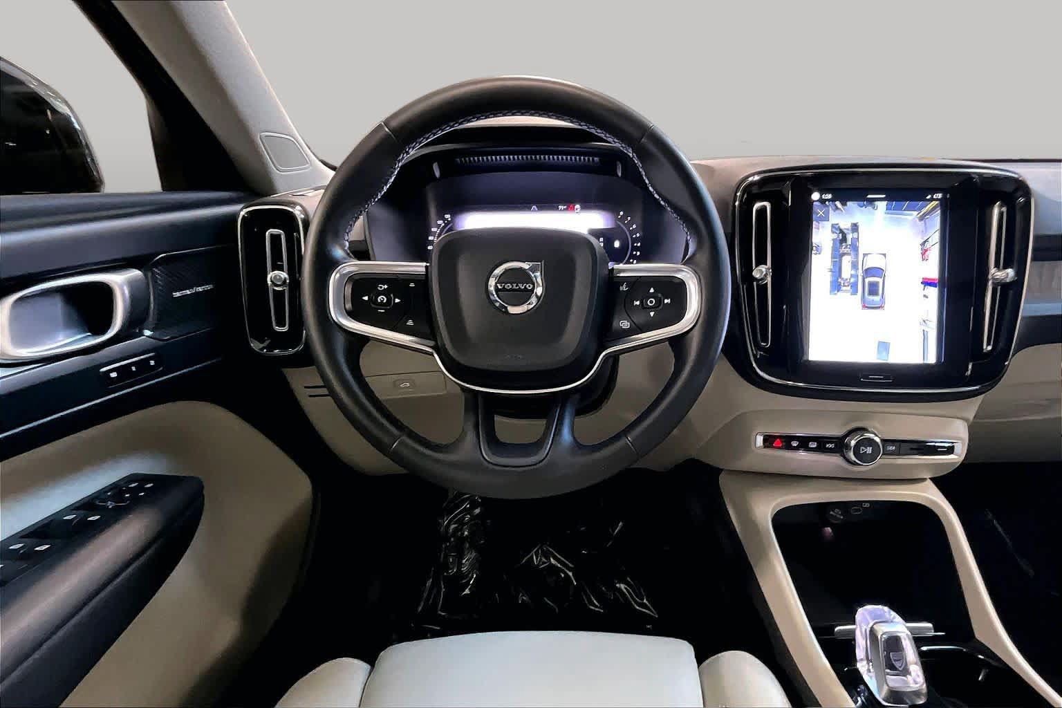 Certified 2024 Volvo XC40 B5 Plus w/ Climate Package AWD/4WD image 6