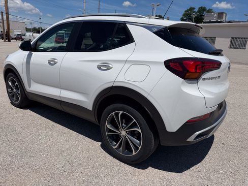 Used 2023 Buick Encore GX Select w/ Safety Package II FWD image 5