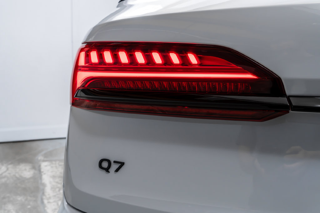 Used 2025 Audi Q7 3.0T Premium Plus AWD/4WD image 13