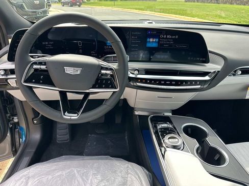 New 2025 Cadillac Lyriq Luxury image 10