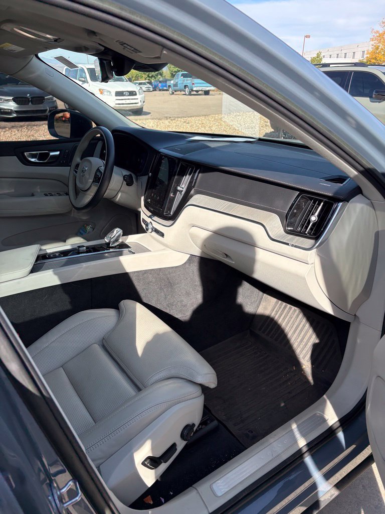 Used 2023 Volvo XC60 B5 Ultimate w/ Climate Package AWD/4WD image 11