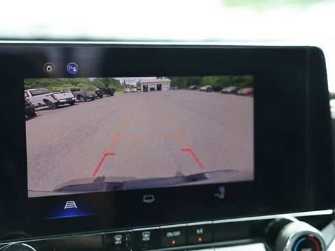 Used 2024 Chevrolet Colorado Trail Boss w/ Advanced Trailering Package AWD/4WD image 21