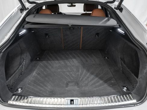 Used 2024 Audi Q8 e-tron Premium Plus image 8