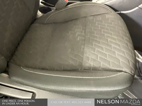 Used 2021 Nissan Kicks S image 27