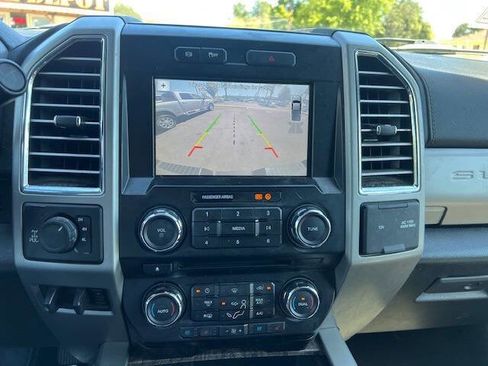 Used 2017 Ford F250 Lariat w/ Chrome Package image 16