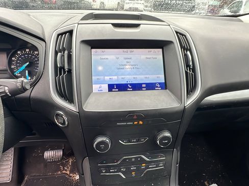 Used 2020 Ford Edge SE image 30