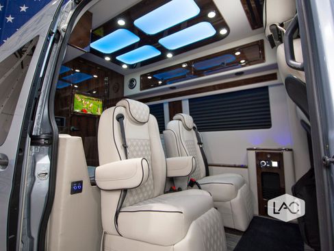 Used 2025 Mercedes-Benz Sprinter 2500 image 7