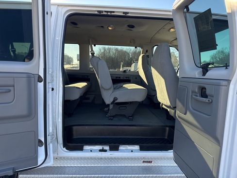 Used 2003 Ford E-350 and Econoline 350 XLT image 19